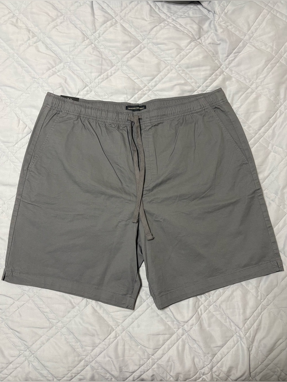 Banana Republic Men's Gray Pull On Drawstring Shorts